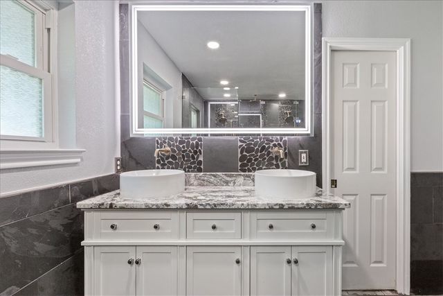 7474 N Lone Star Parkway, Crawford, TX 76638