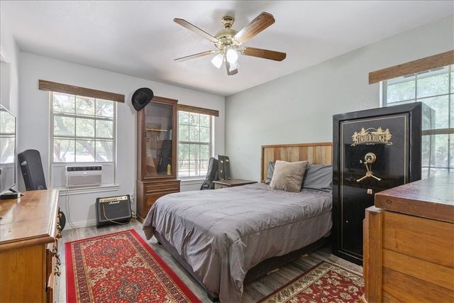7474 N Lone Star Parkway, Crawford, TX 76638