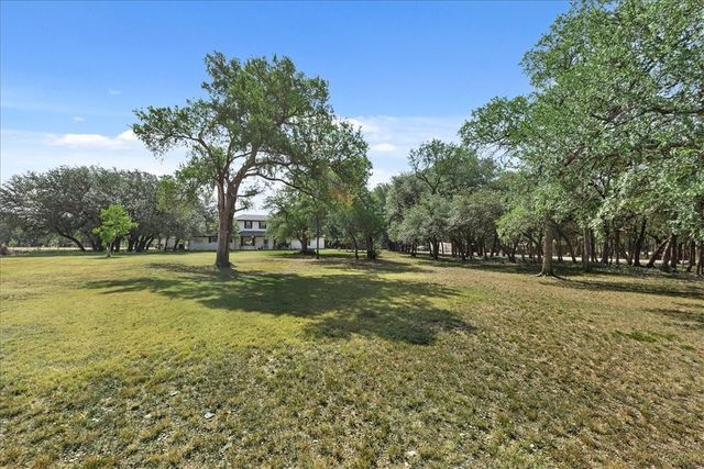 7474 N Lone Star Parkway, Crawford, TX 76638