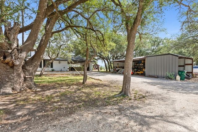 7474 N Lone Star Parkway, Crawford, TX 76638
