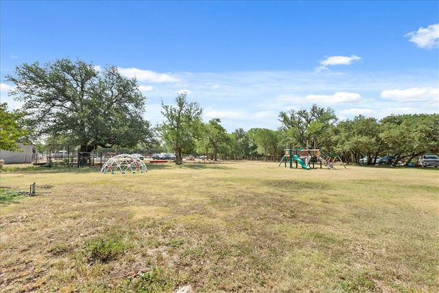 7474 N Lone Star Parkway, Crawford, TX 76638