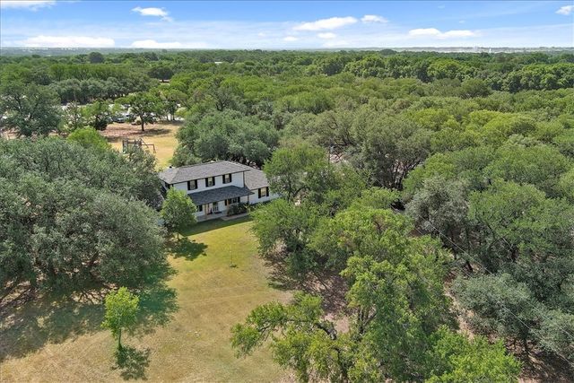 7474 N Lone Star Parkway, Crawford, TX 76638