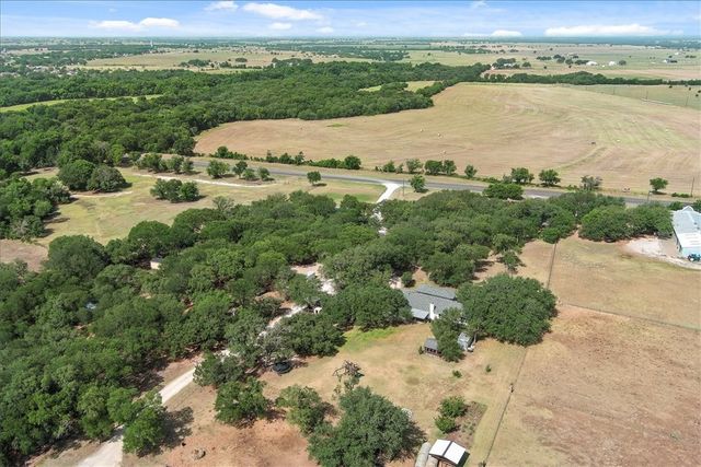 7474 N Lone Star Parkway, Crawford, TX 76638