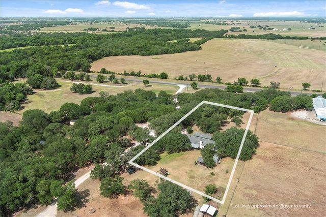 7474 N Lone Star Parkway, Crawford, TX 76638