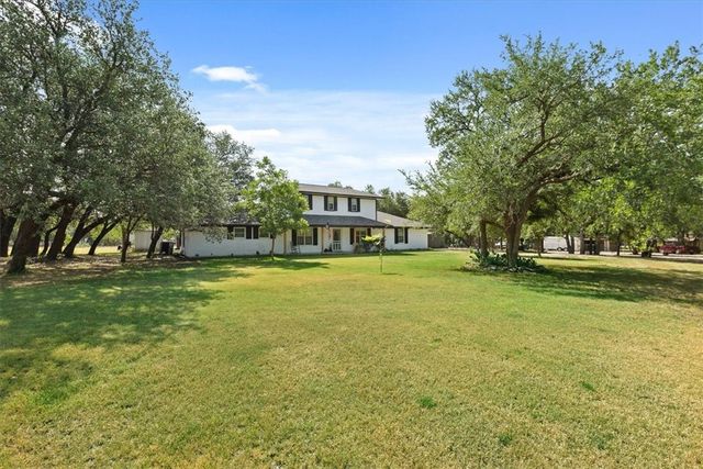 7474 N Lone Star Parkway, Crawford, TX 76638
