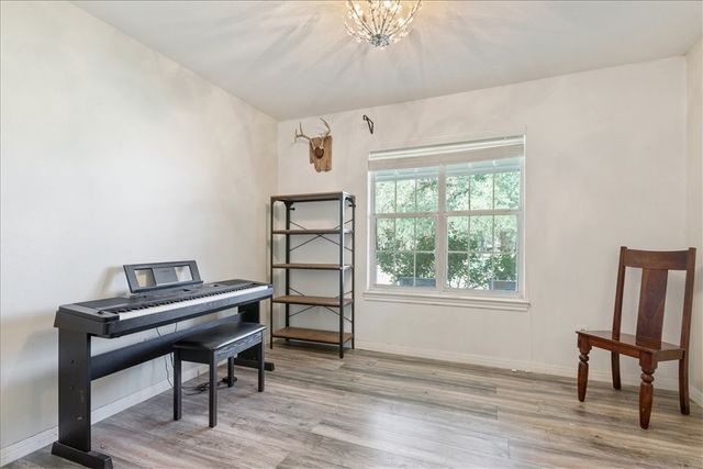 7474 N Lone Star Parkway, Crawford, TX 76638