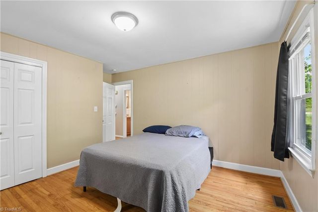 1011 Duggins Street, Kernersville, NC 27284