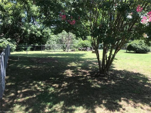 1011 Duggins Street, Kernersville, NC 27284