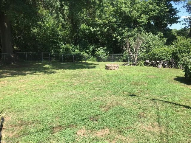 1011 Duggins Street, Kernersville, NC 27284