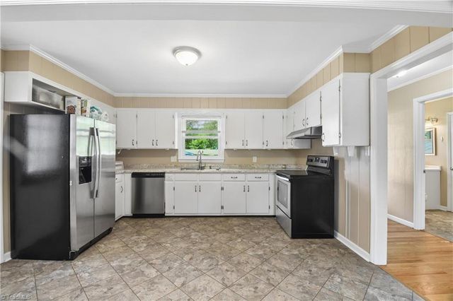 1011 Duggins Street, Kernersville, NC 27284