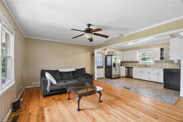 1011 Duggins Street, Kernersville, NC 27284
