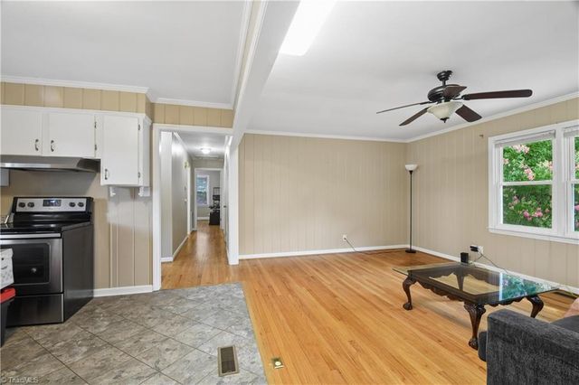 1011 Duggins Street, Kernersville, NC 27284
