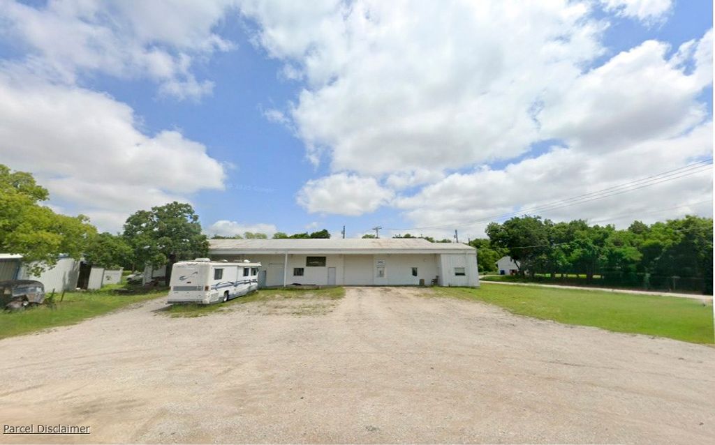 709 S Parkway Drive, Alvarado, TX 76009 — exterior