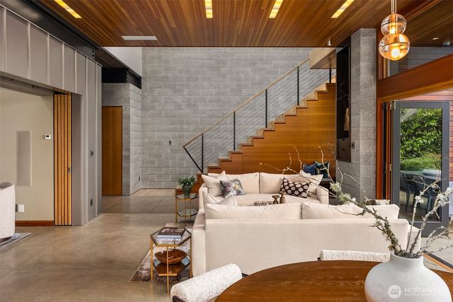 7268 Madrona Drive NE, Bainbridge Island, WA 98110