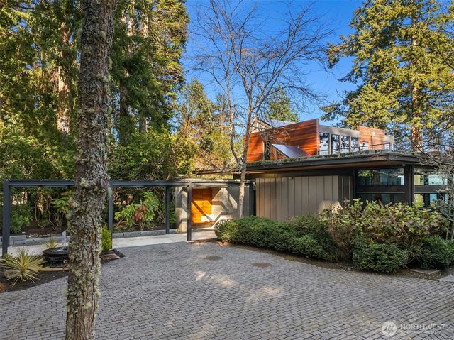 7268 Madrona Drive NE, Bainbridge Island, WA 98110