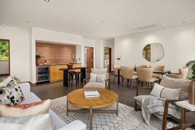 7268 Madrona Drive NE, Bainbridge Island, WA 98110