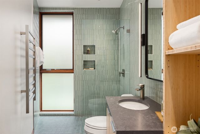 7268 Madrona Drive NE, Bainbridge Island, WA 98110