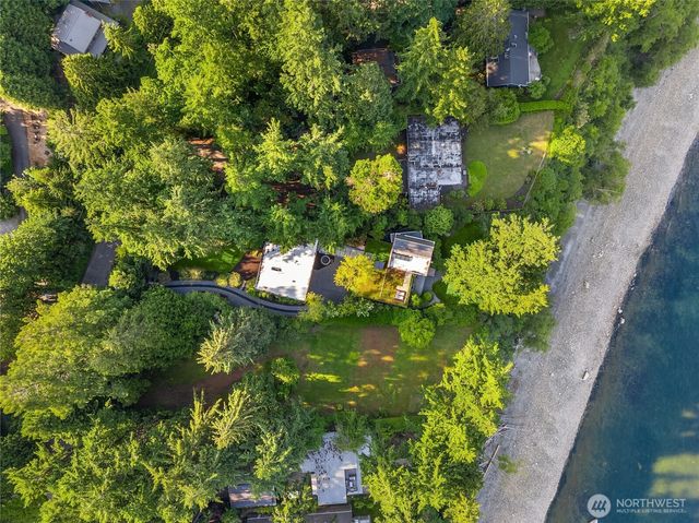 7268 Madrona Drive NE, Bainbridge Island, WA 98110