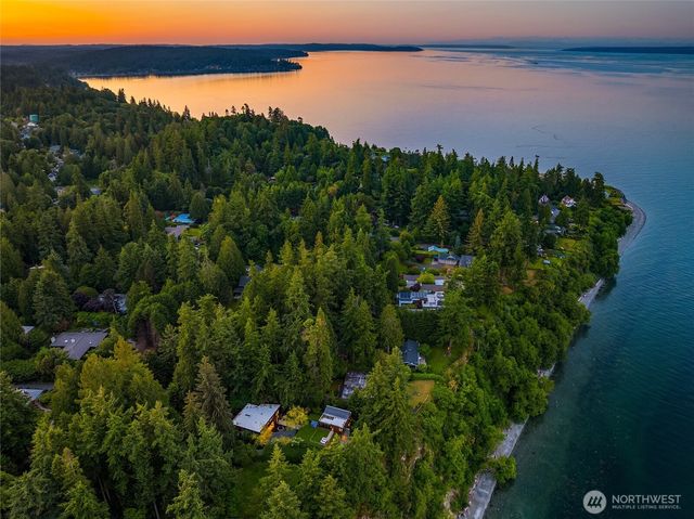 7268 Madrona Drive NE, Bainbridge Island, WA 98110