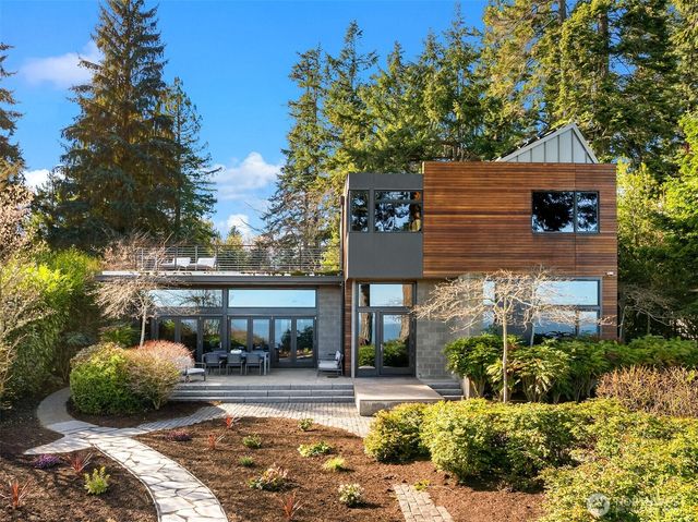 7268 Madrona Drive NE, Bainbridge Island, WA 98110