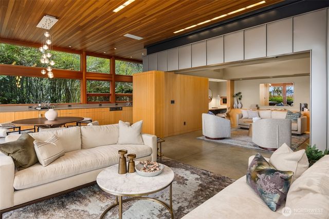 7268 Madrona Drive NE, Bainbridge Island, WA 98110