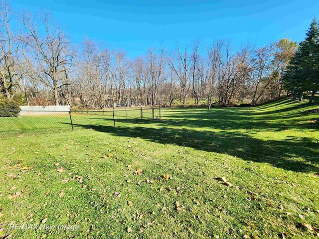 7470 State Road, Saginaw, MI 48609