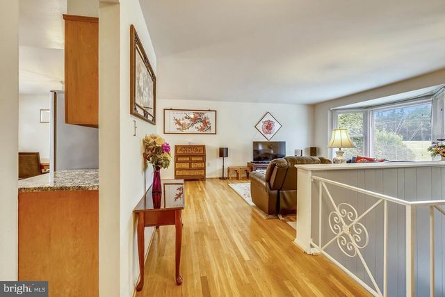 11806 SEVEN LOCKS RD, Potomac, MD 20854