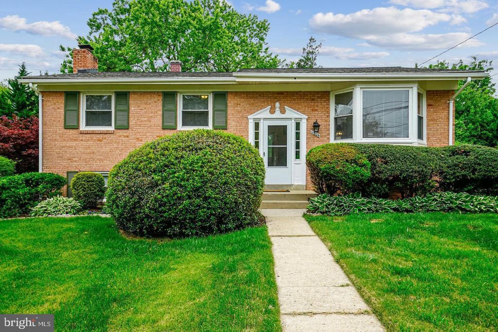 11806 SEVEN LOCKS RD, Potomac, MD 20854