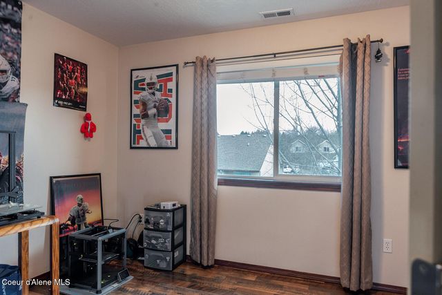 8464 N Boysenberry LOOP, Hayden, ID 83835