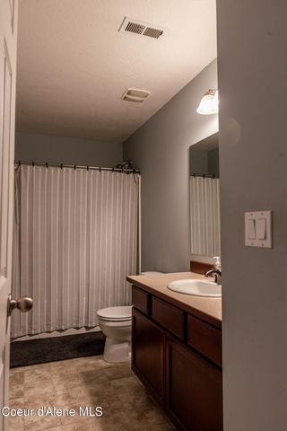 8464 N Boysenberry LOOP, Hayden, ID 83835