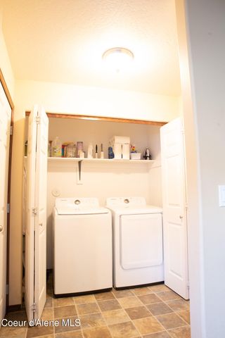 8464 N Boysenberry LOOP, Hayden, ID 83835