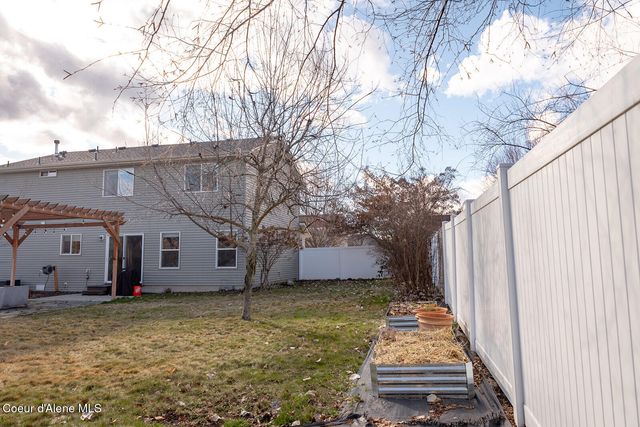 8464 N Boysenberry LOOP, Hayden, ID 83835