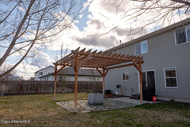 8464 N Boysenberry LOOP, Hayden, ID 83835