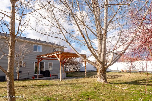 8464 N Boysenberry LOOP, Hayden, ID 83835