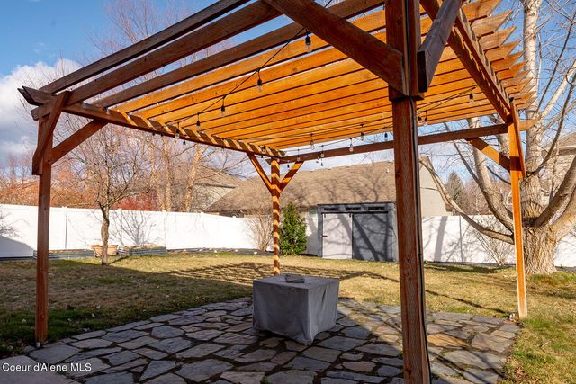 8464 N Boysenberry LOOP, Hayden, ID 83835