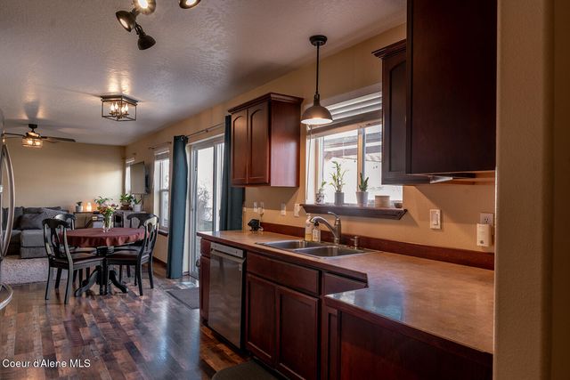 8464 N Boysenberry LOOP, Hayden, ID 83835