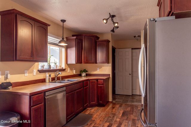 8464 N Boysenberry LOOP, Hayden, ID 83835