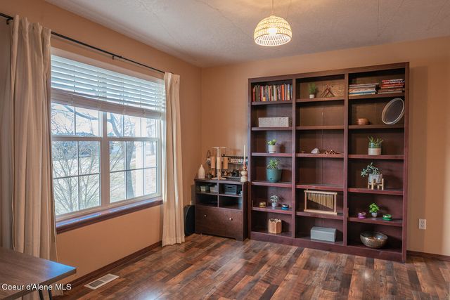 8464 N Boysenberry LOOP, Hayden, ID 83835