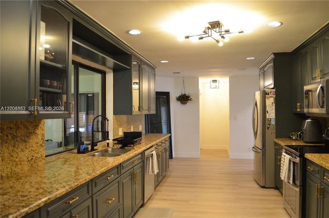 1200 NW 78th Ave, Plantation, FL 33322