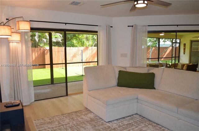 1200 NW 78th Ave, Plantation, FL 33322