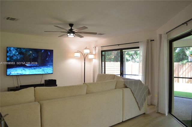 1200 NW 78th Ave, Plantation, FL 33322