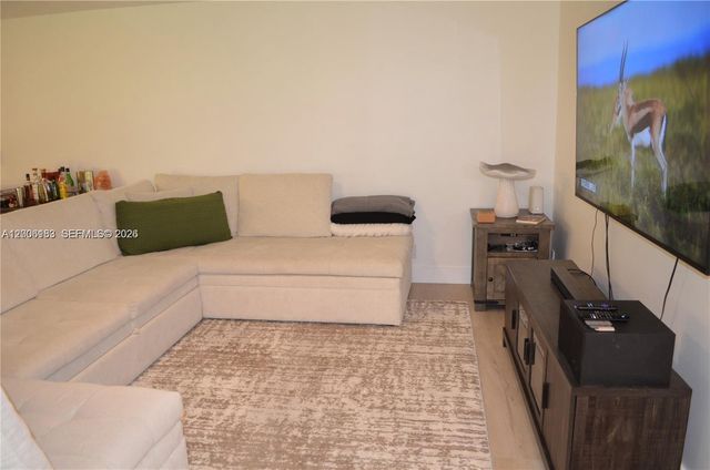 1200 NW 78th Ave, Plantation, FL 33322