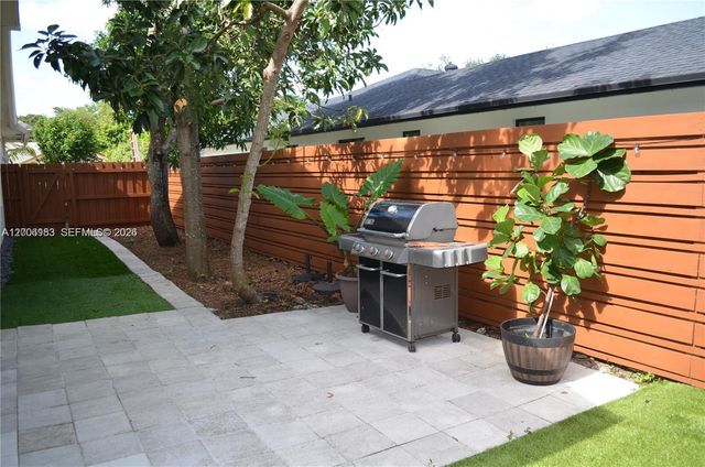 1200 NW 78th Ave, Plantation, FL 33322