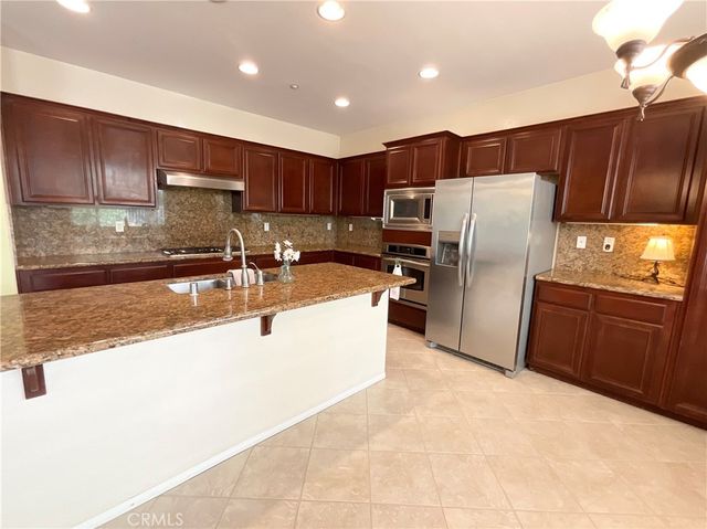7142 Hidden Court, Highland, CA 92346