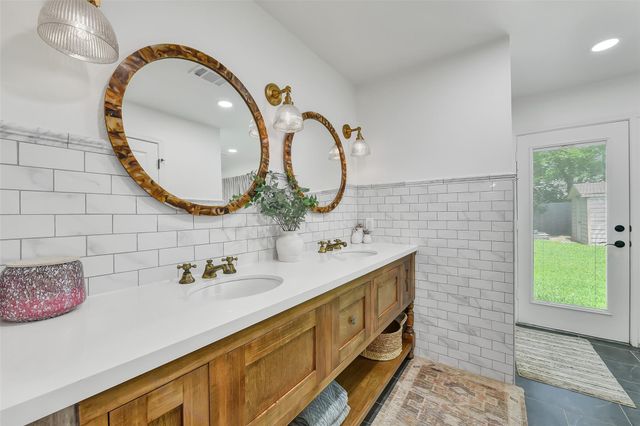 1312 Osborne Drive, Friendswood, TX 77546