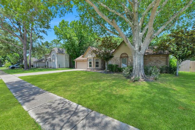 1312 Osborne Drive, Friendswood, TX 77546