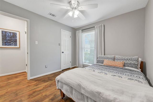 1312 Osborne Drive, Friendswood, TX 77546
