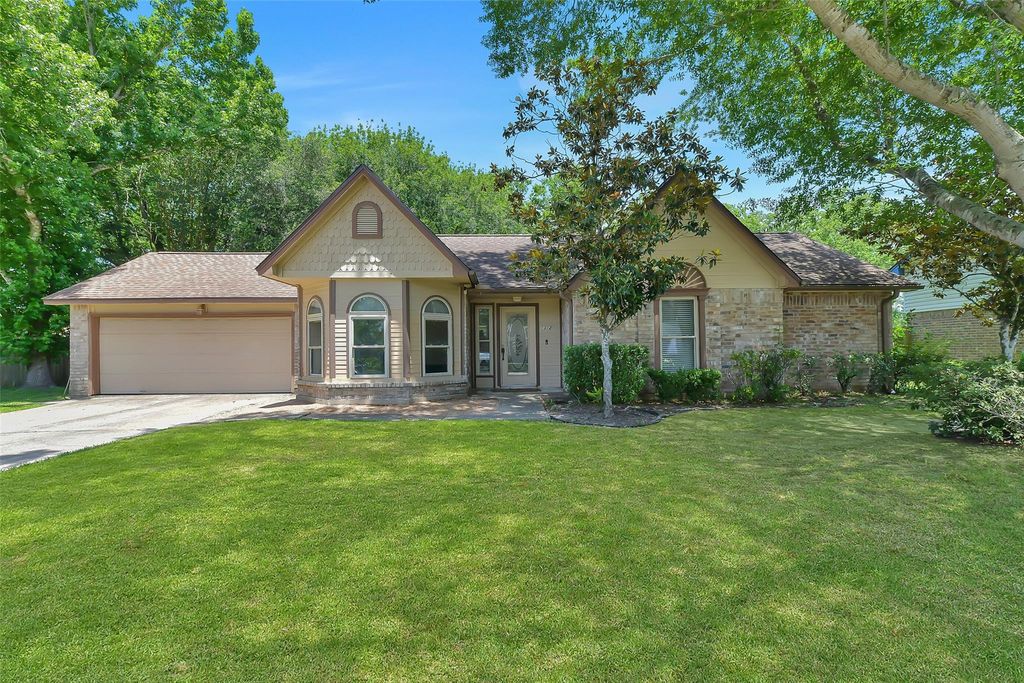1312 Osborne Drive, Friendswood, TX 77546