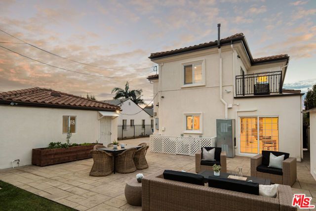 7912 Croydon Avenue, Los Angeles, CA 90045