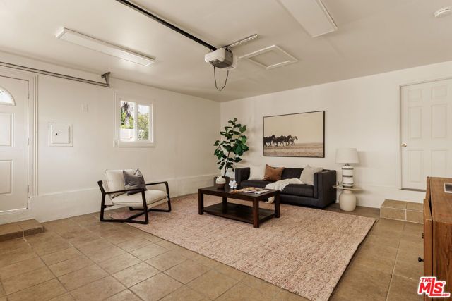 7912 Croydon Avenue, Los Angeles, CA 90045